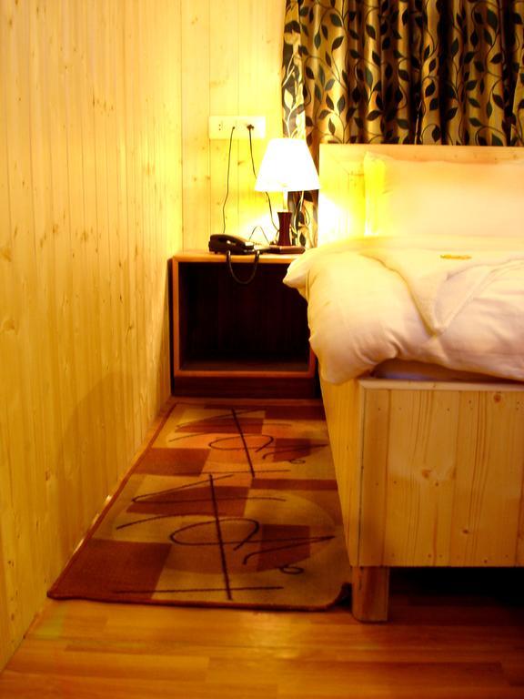 Srīnagar Ikraam Inn Bed & Breakfast חדר תמונה
