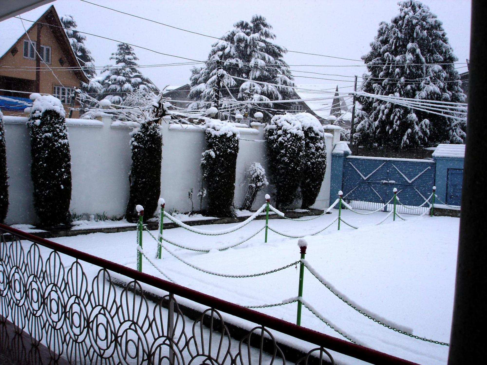 Srīnagar Ikraam Inn Bed & Breakfast מראה חיצוני תמונה