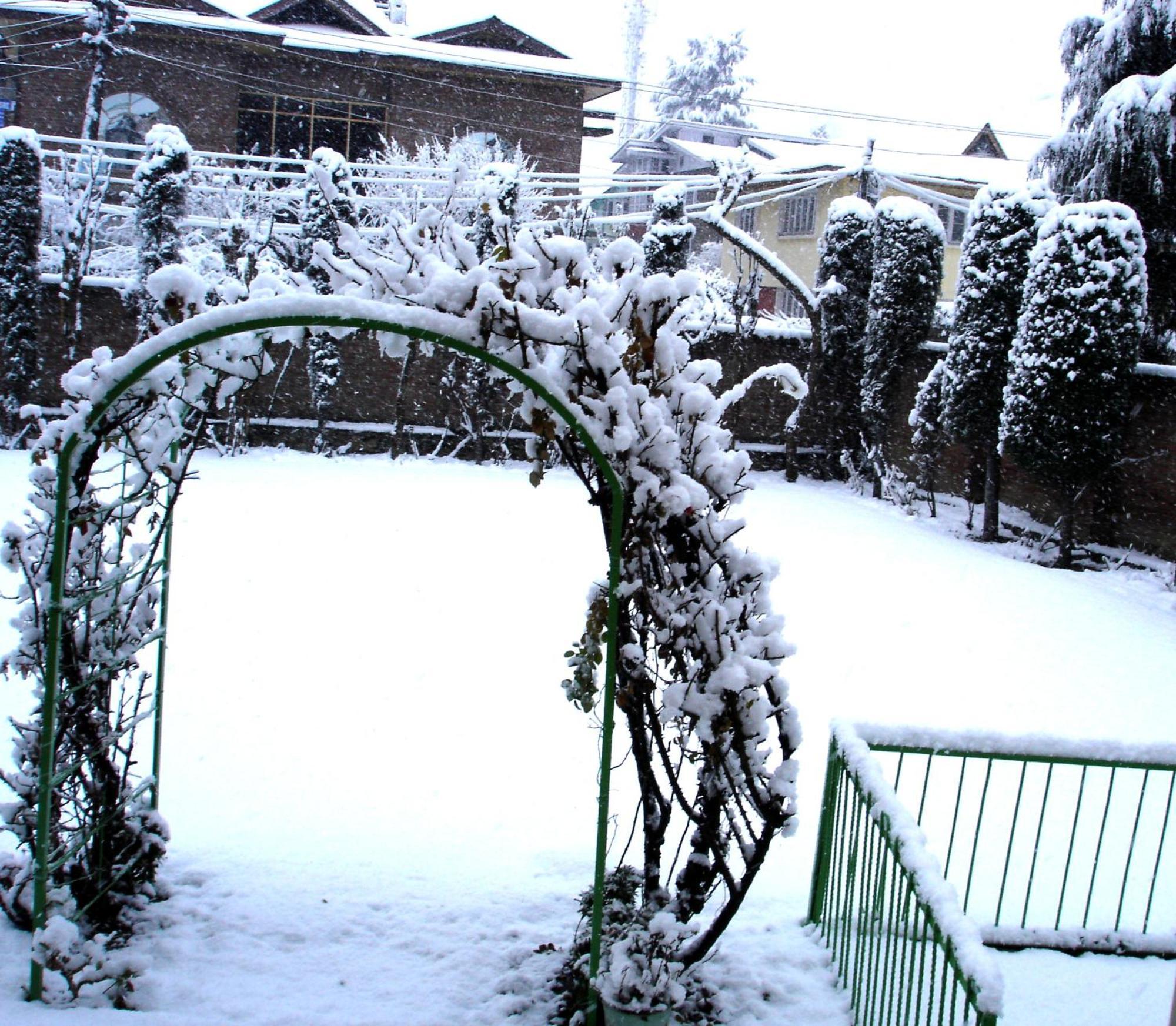 Srīnagar Ikraam Inn Bed & Breakfast מראה חיצוני תמונה